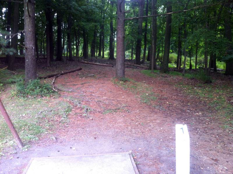 Hole 1 • South Mountain Park (Bethlehem, PA) Disc Golf Courses Disc Golf Scene