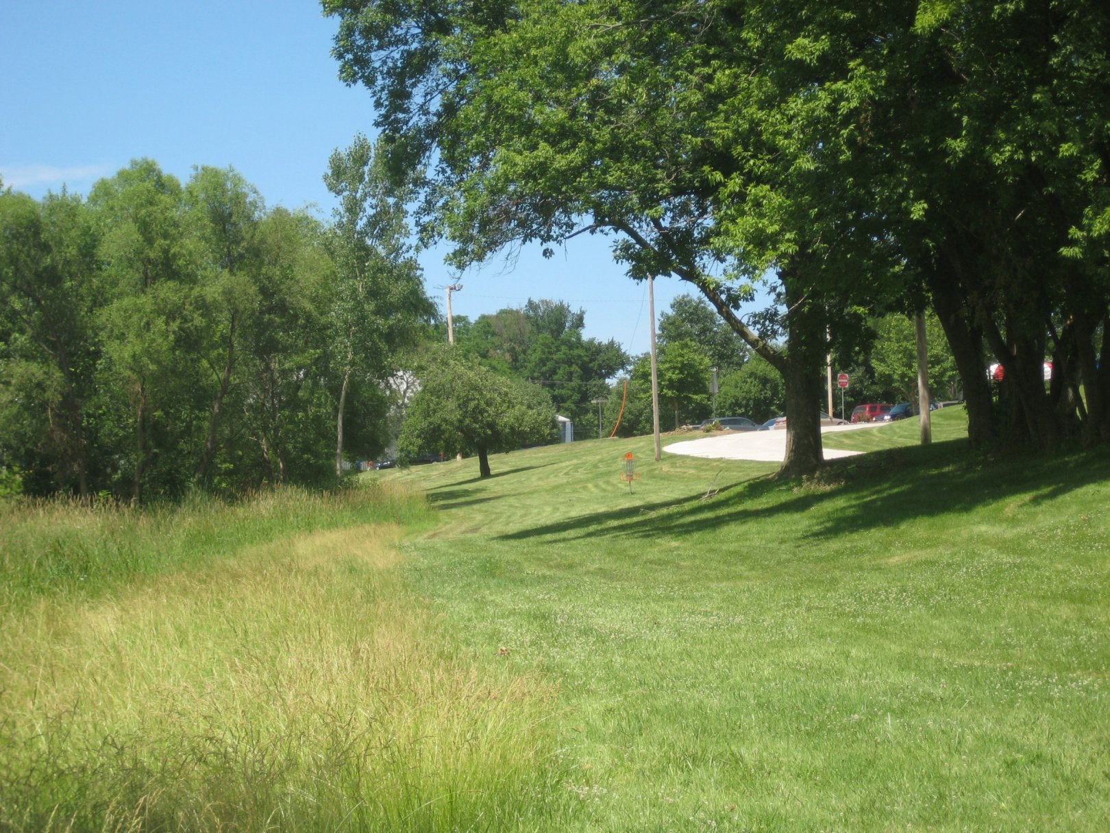 Hole 4 • Middle Park (Bettendorf, IA) Disc Golf Courses Disc Golf Scene