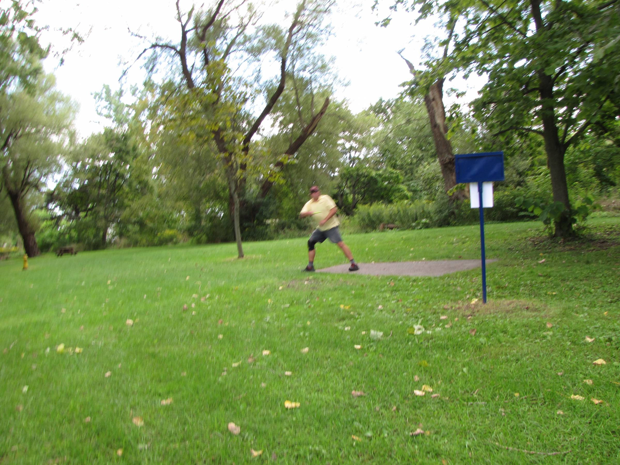 Hole 10 • Toronto Island Park (Toronto, ON) Disc Golf Courses Disc