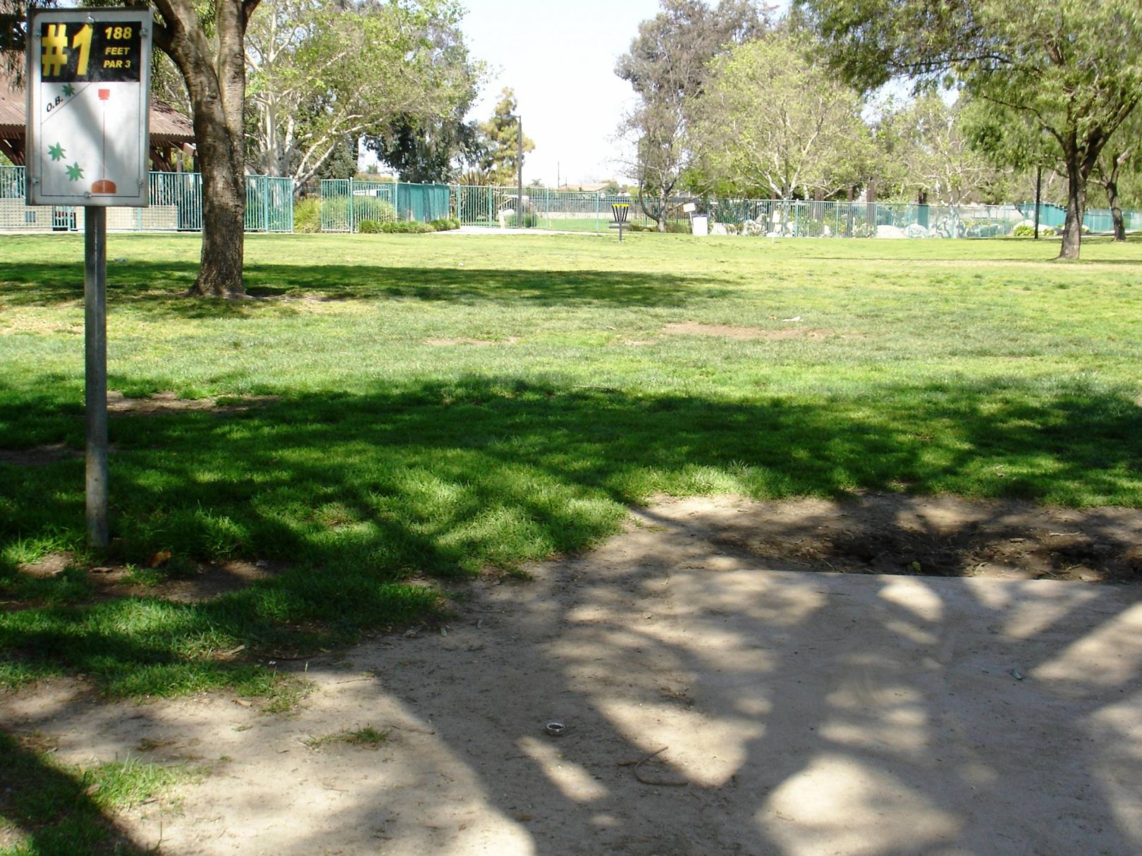 Hole 1 • Liberty Park (Cerritos, CA) Disc Golf Courses Disc Golf Scene