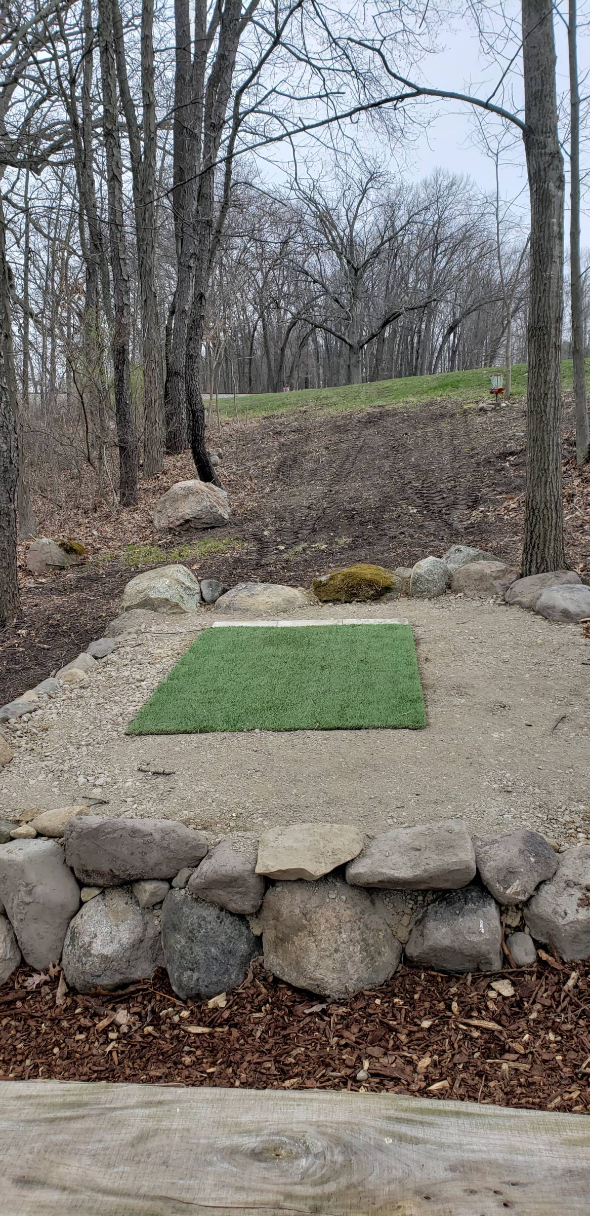 Hole 4 • Ponder Hills (Howell, MI) Disc Golf Courses Disc Golf Scene