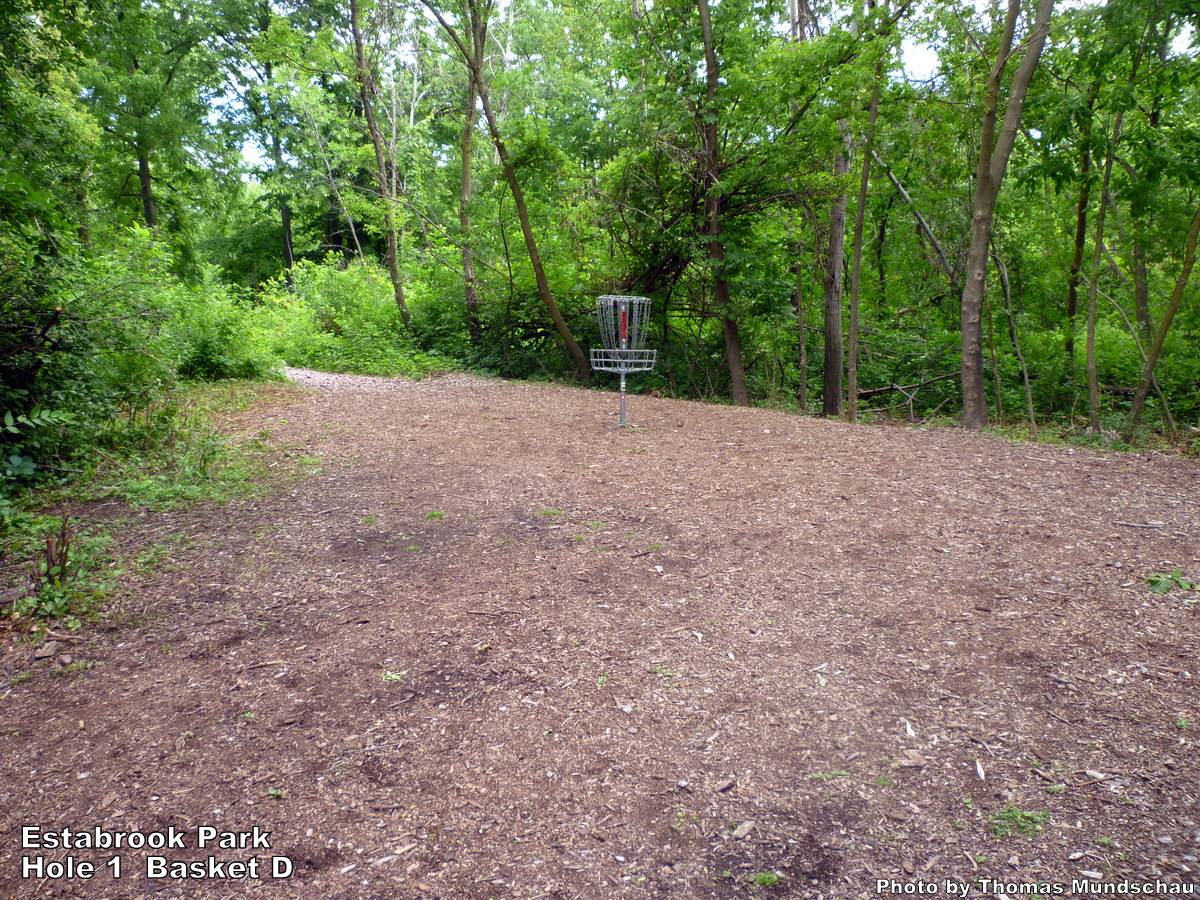 Hole 1 • Estabrook Park (Milwaukee, WI) Disc Golf Courses Disc Golf