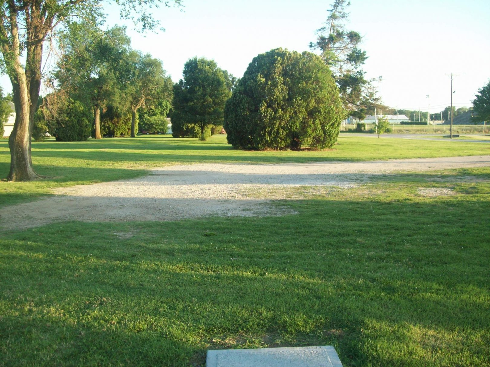 Hole 8 • Highland Park (Chanute, KS) Disc Golf Courses Disc Golf Scene