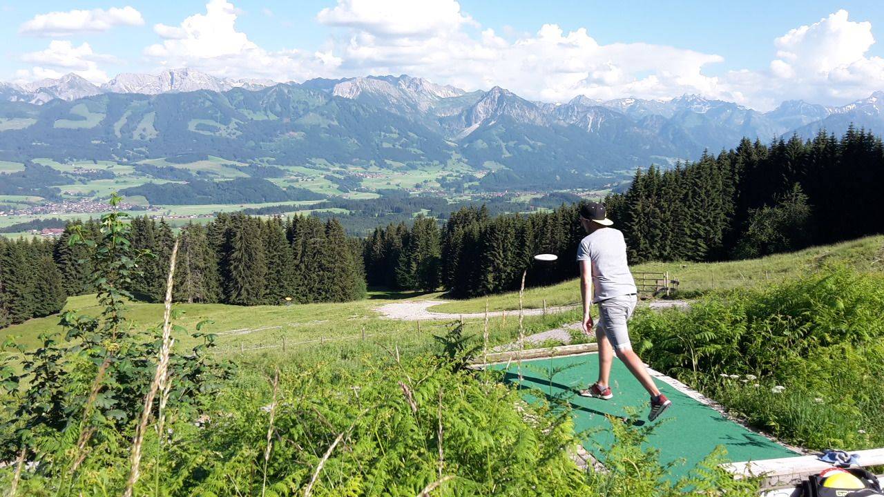 Hole 1 • Disc Golf Allgaeu (Ofterschwang, Germany) Disc Golf Courses