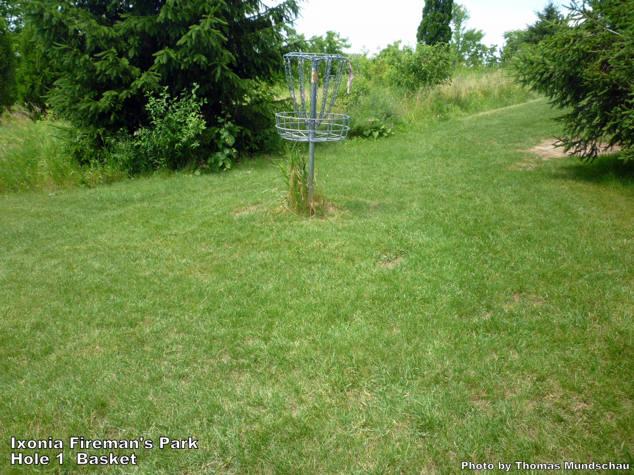 Hole 1 • Ixonia Fireman's Park (Ixonia, WI) Disc Golf Courses Disc