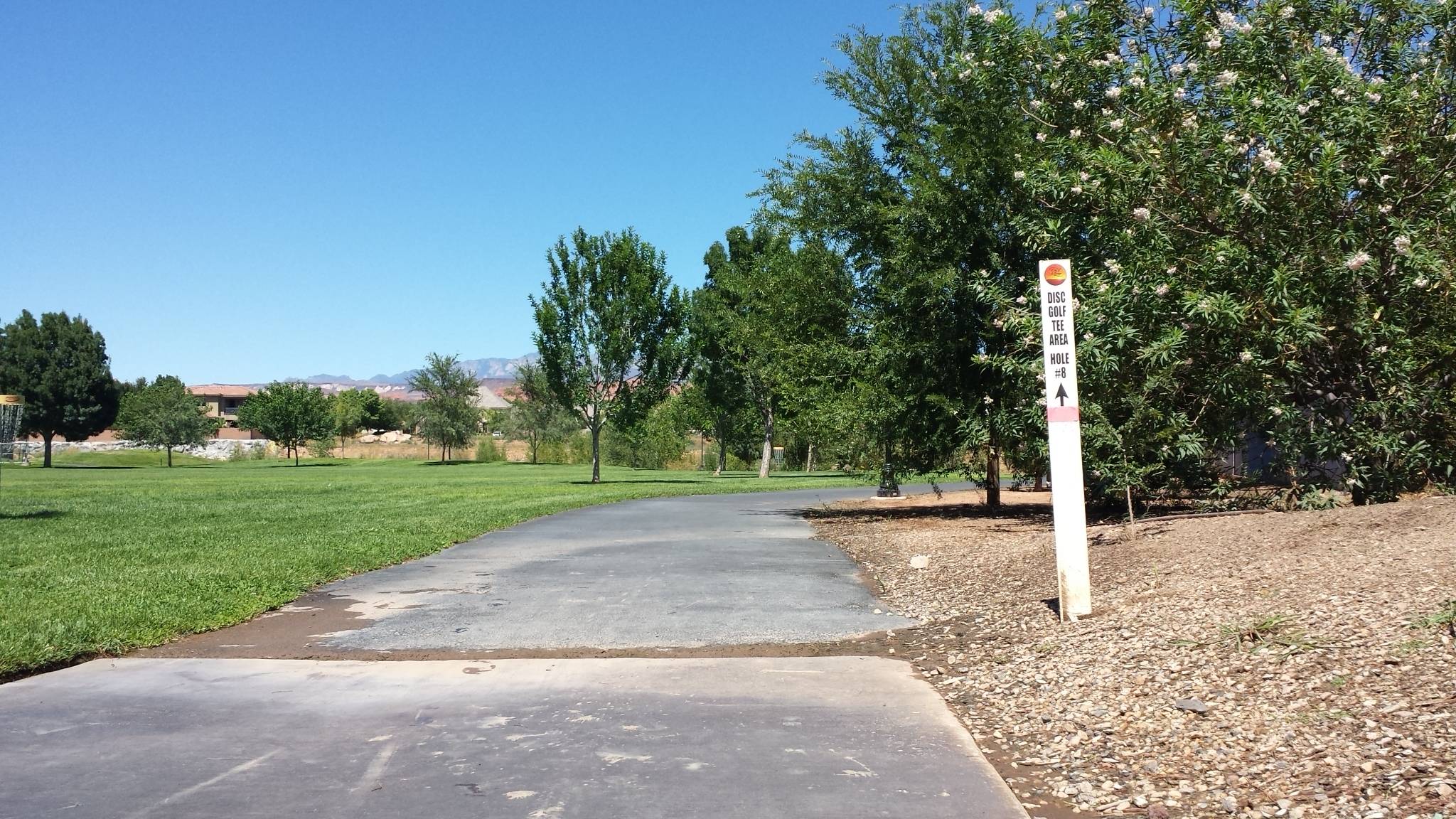 Hole 8 • Mathis Park (Saint UT) Disc Golf Courses Disc Golf