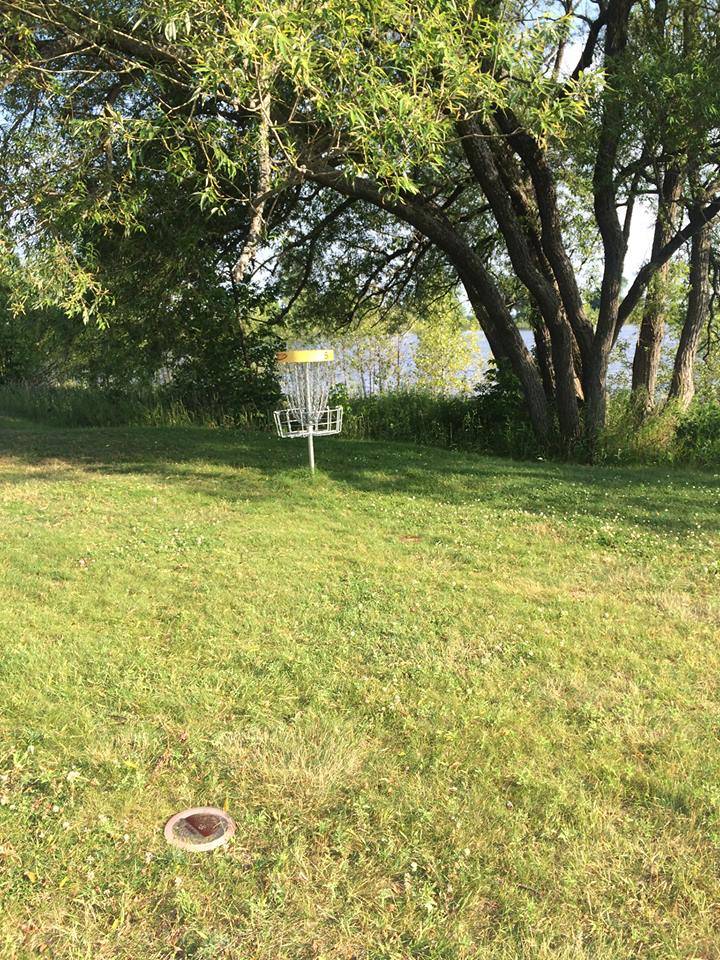 Hole 5 • Ludington Park (Escanaba, MI) Disc Golf Courses Disc Golf