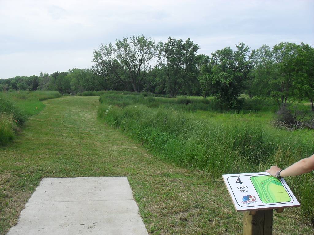 Hole 4 • Paw Paw Park (Holland, MI) Disc Golf Courses Disc Golf Scene