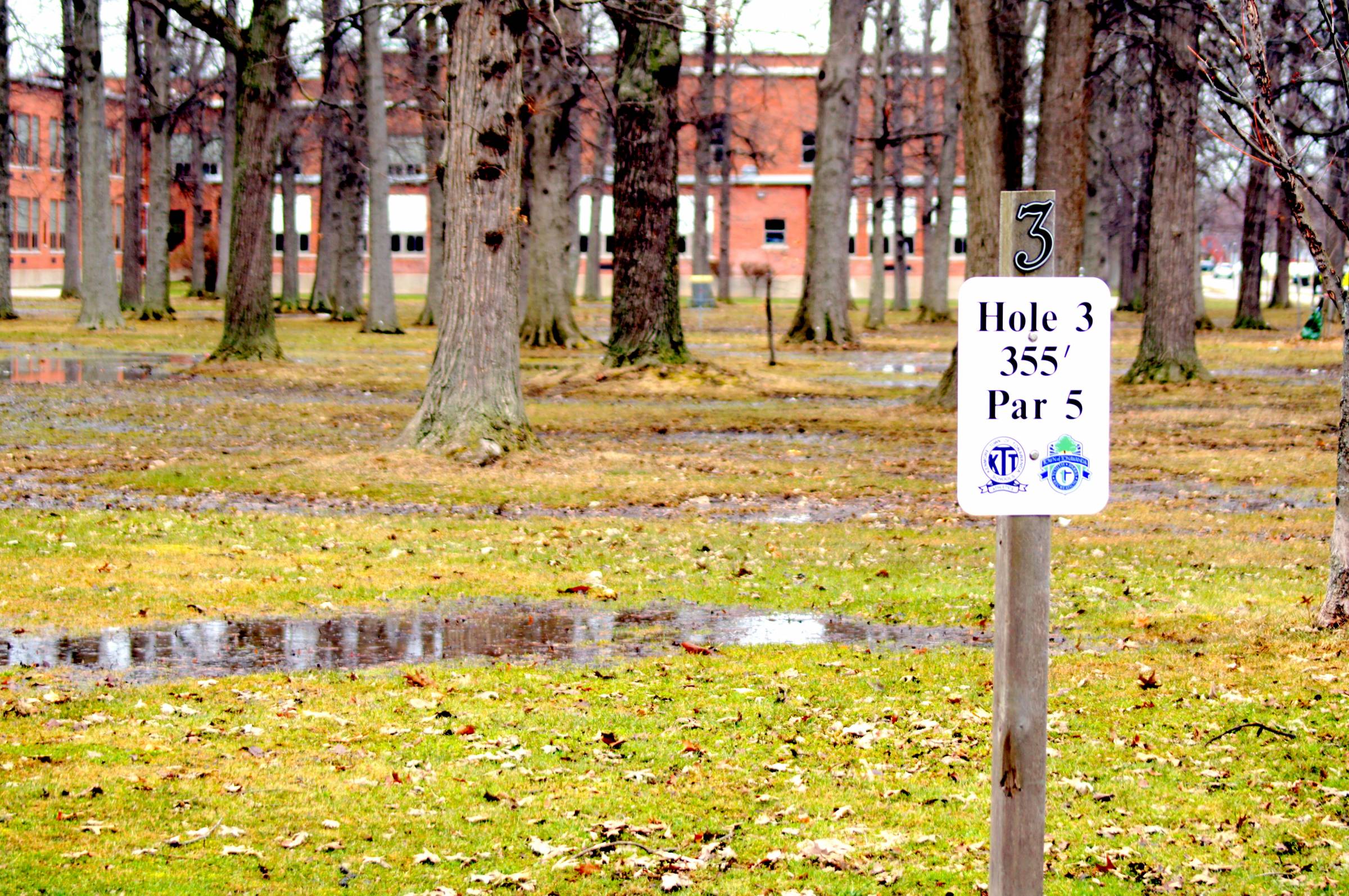 Hole 3 • Lincoln Park (Tonawanda, NY) Disc Golf Courses Disc Golf Scene