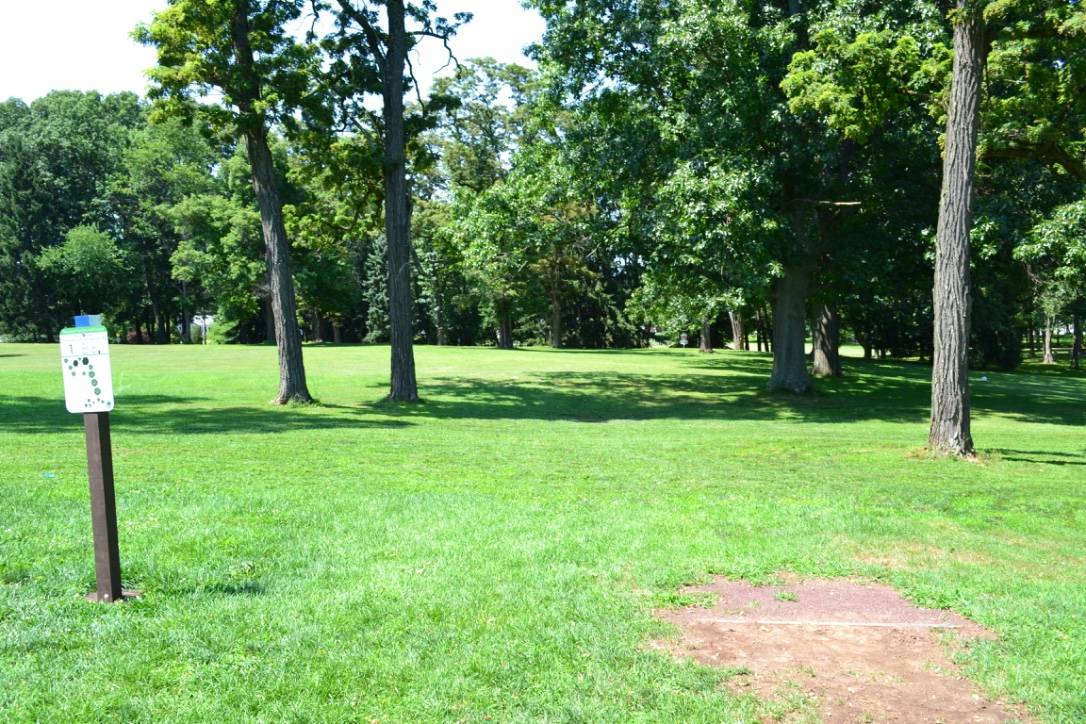 Hole 1 • Thompson Park (Jamesburg, NJ) Disc Golf Courses Disc Golf