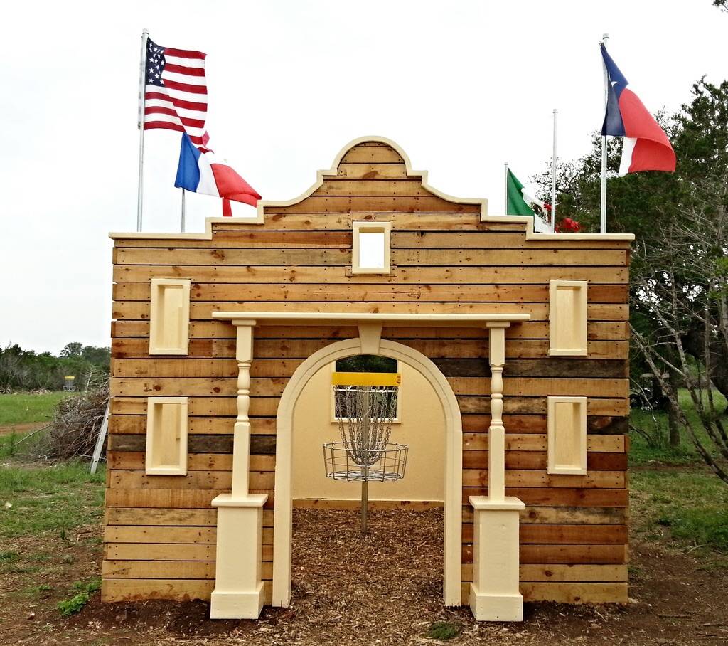 Hole 18 • Flying Armadillo DGC (San Marcos, TX) Disc Golf Courses