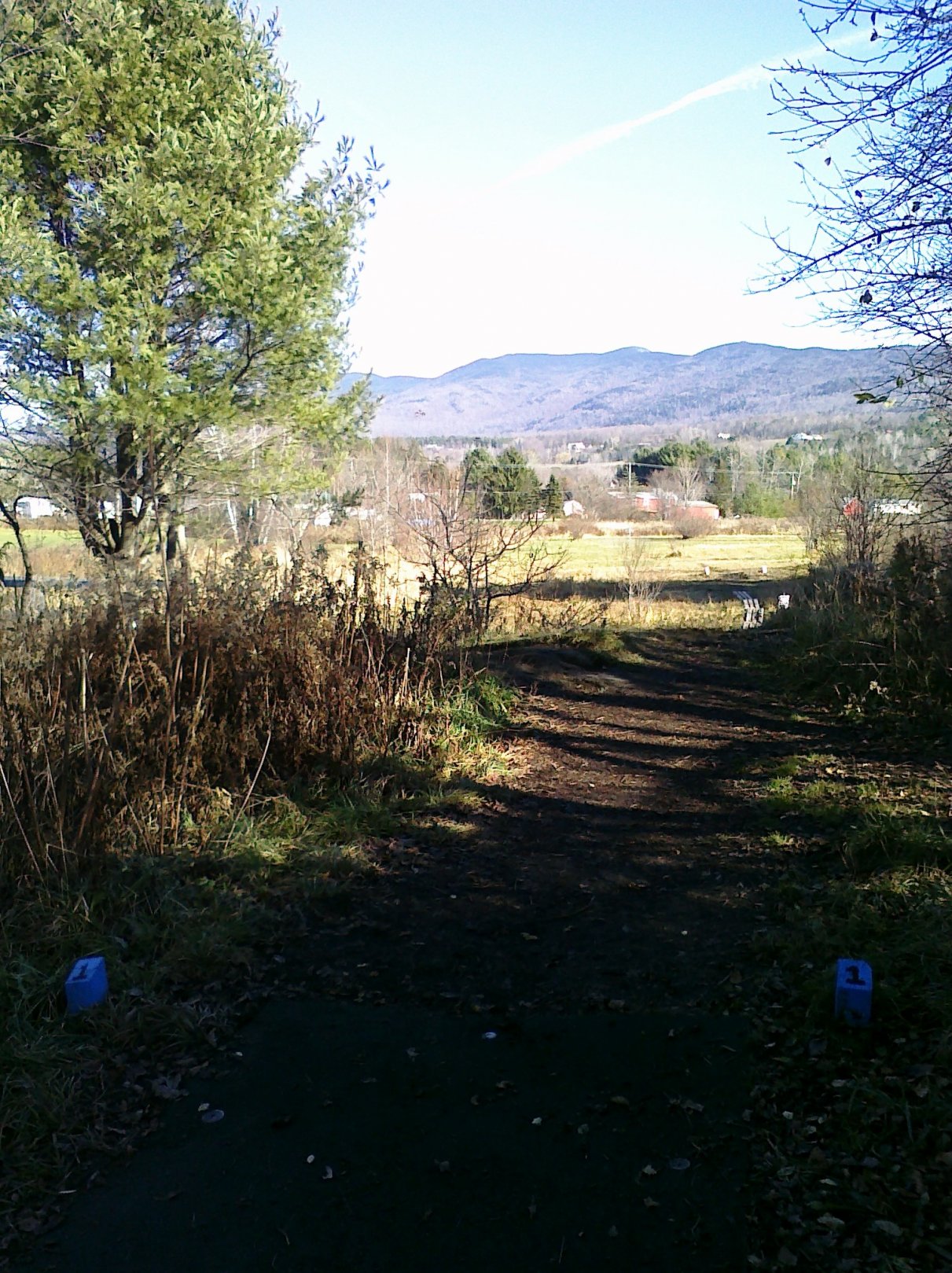 Hole 1 • Center Chains (Waterbury Center, VT) Disc Golf Courses