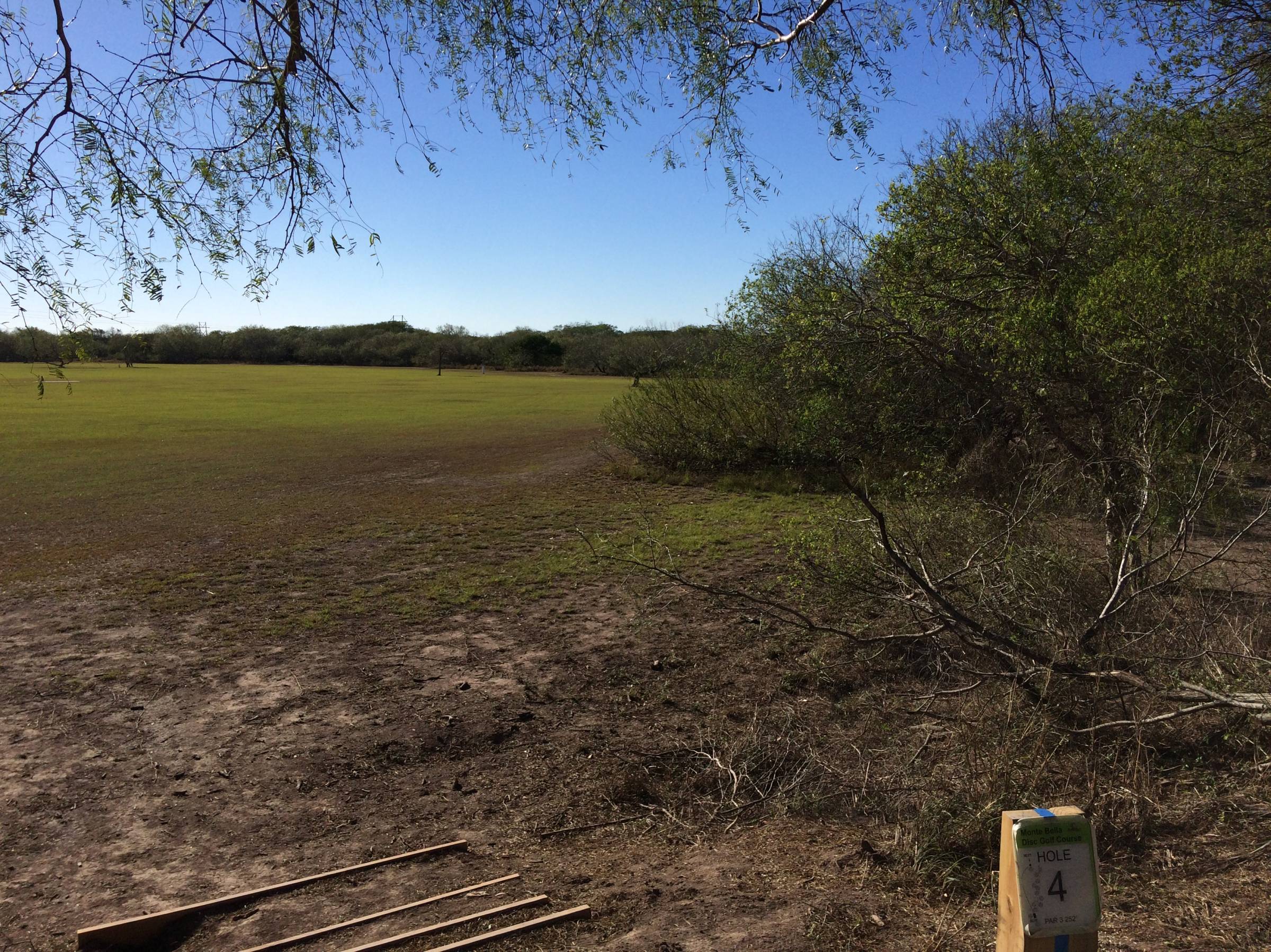 Hole 4 • Monte Bella DGC (Brownsville, TX) Disc Golf Courses Disc Golf Scene