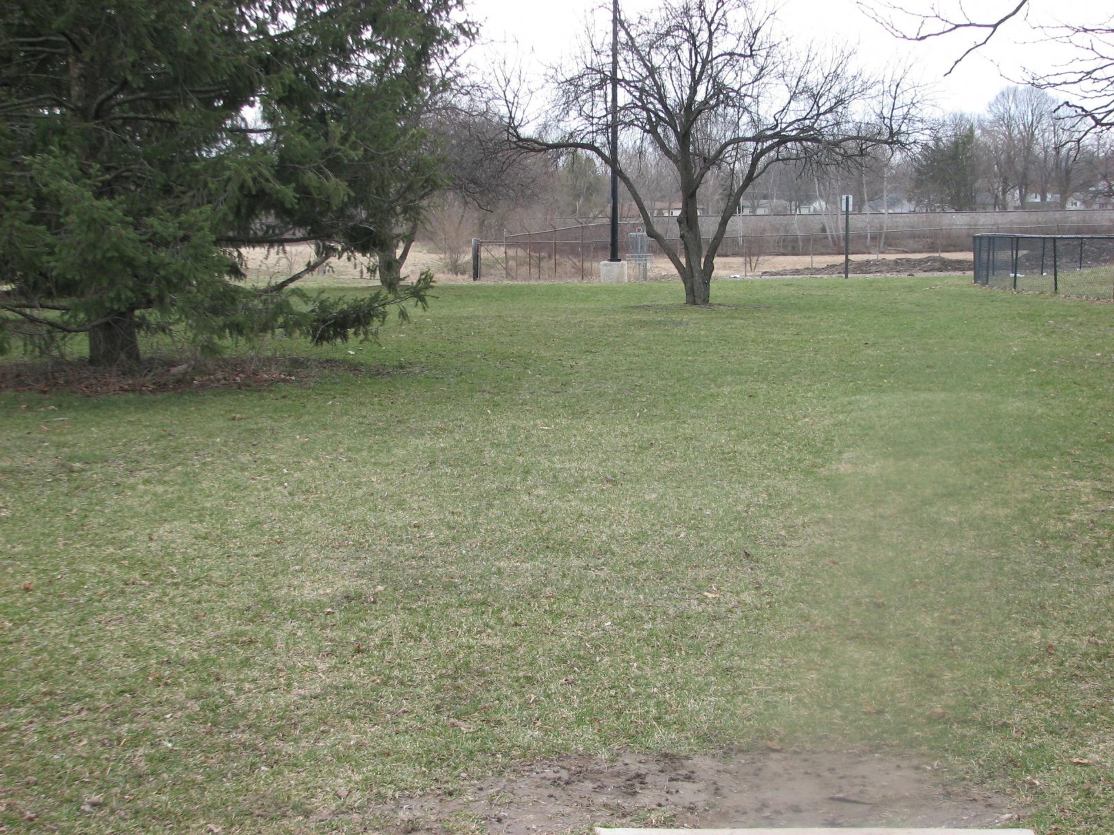Hole 9 • Lincoln Park (Charlotte, MI) Disc Golf Courses Disc Golf Scene