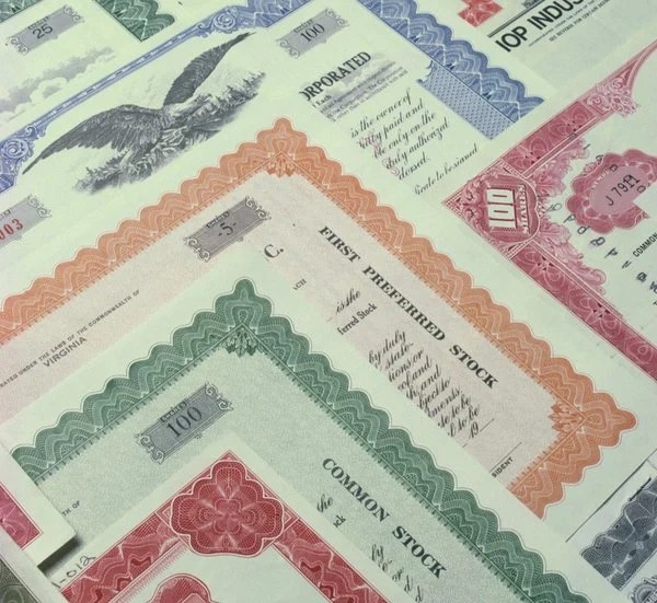 How to Calculate the Number of Shares of Common Stock Outstanding The