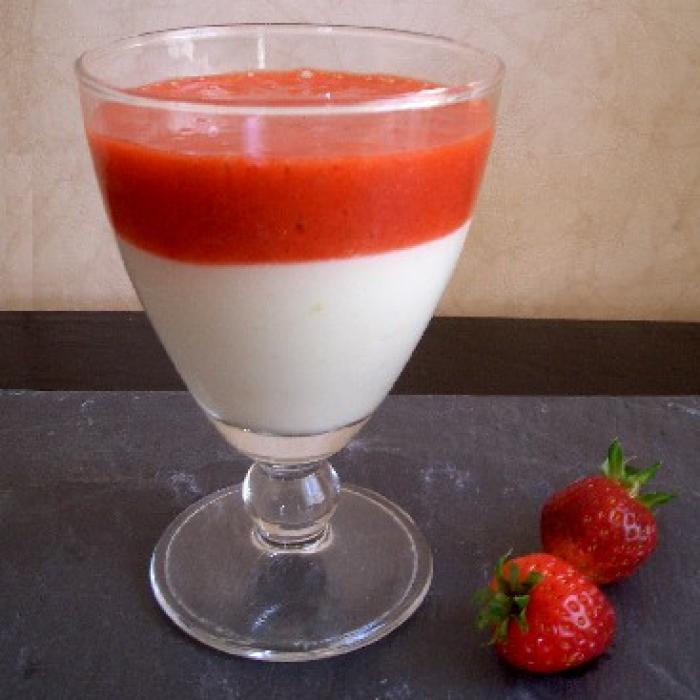 Verrine de fromage blanc et coulis de fraise une recette légère