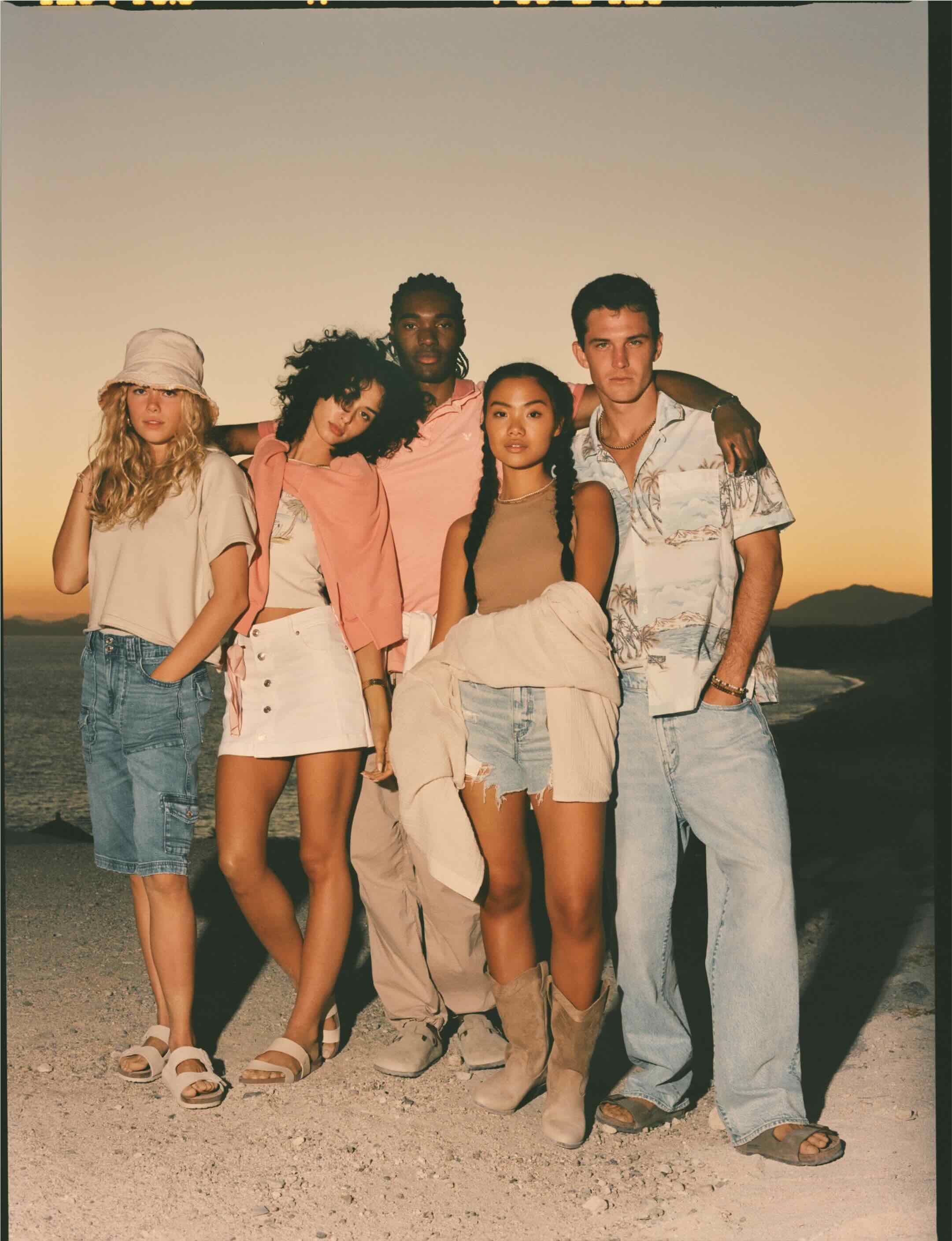 Men’s & Women’s Jeans, Clothes & Accessories American Eagle Singapore