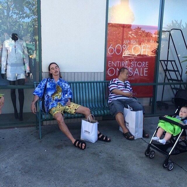 27 Hilarious & Disturbing Pics That Prove That Men Hate Shopping