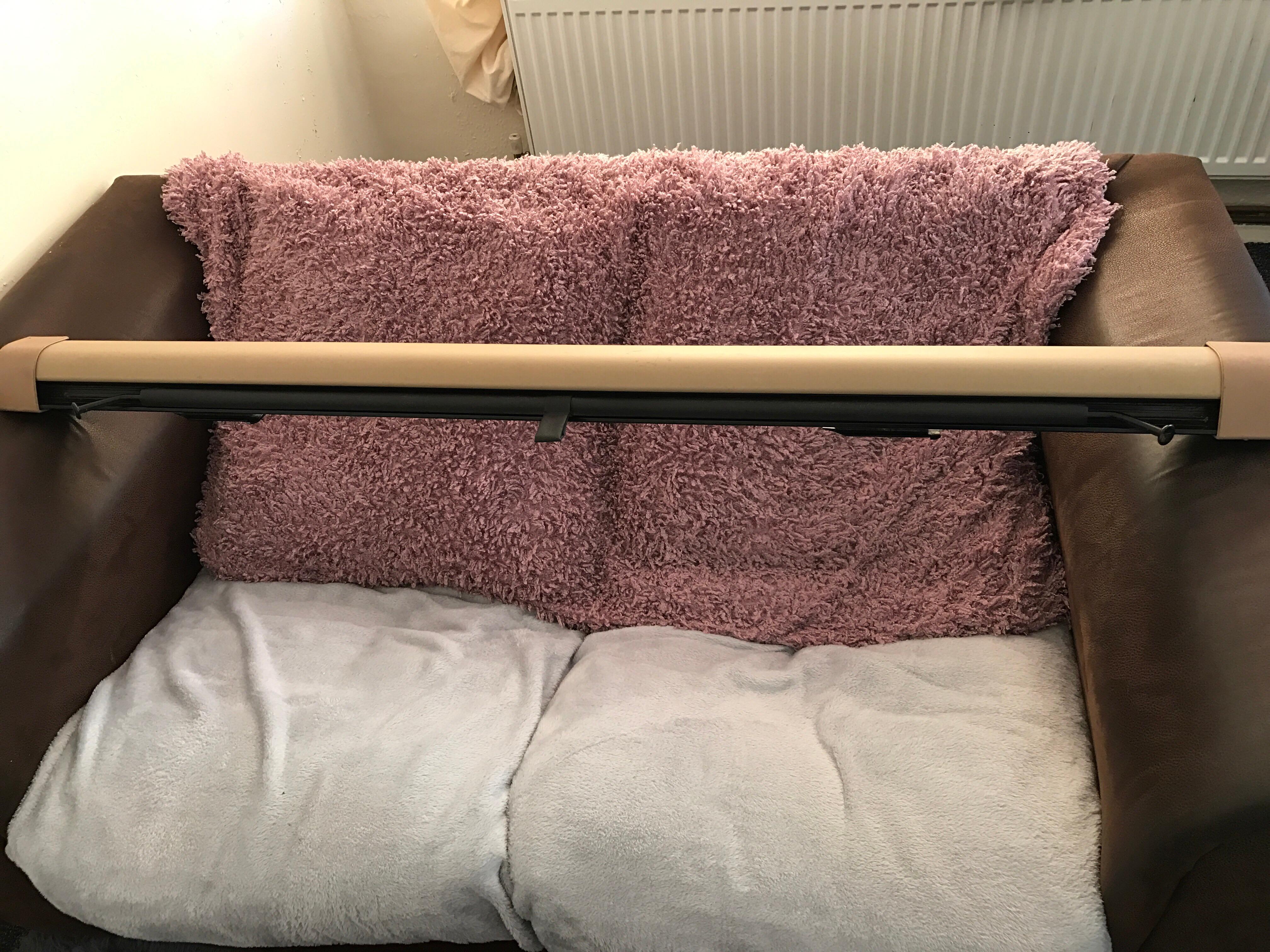 Range Rover vogue parcel shelf and dog guard. in LE12 Shepshed für £