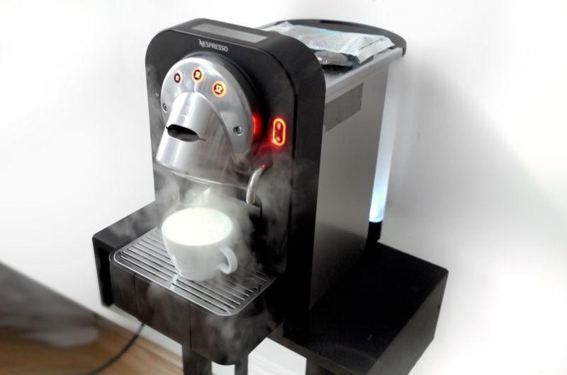Nespresso cs100 coffee machine cs 100 Gemini in E2 London for £250.00