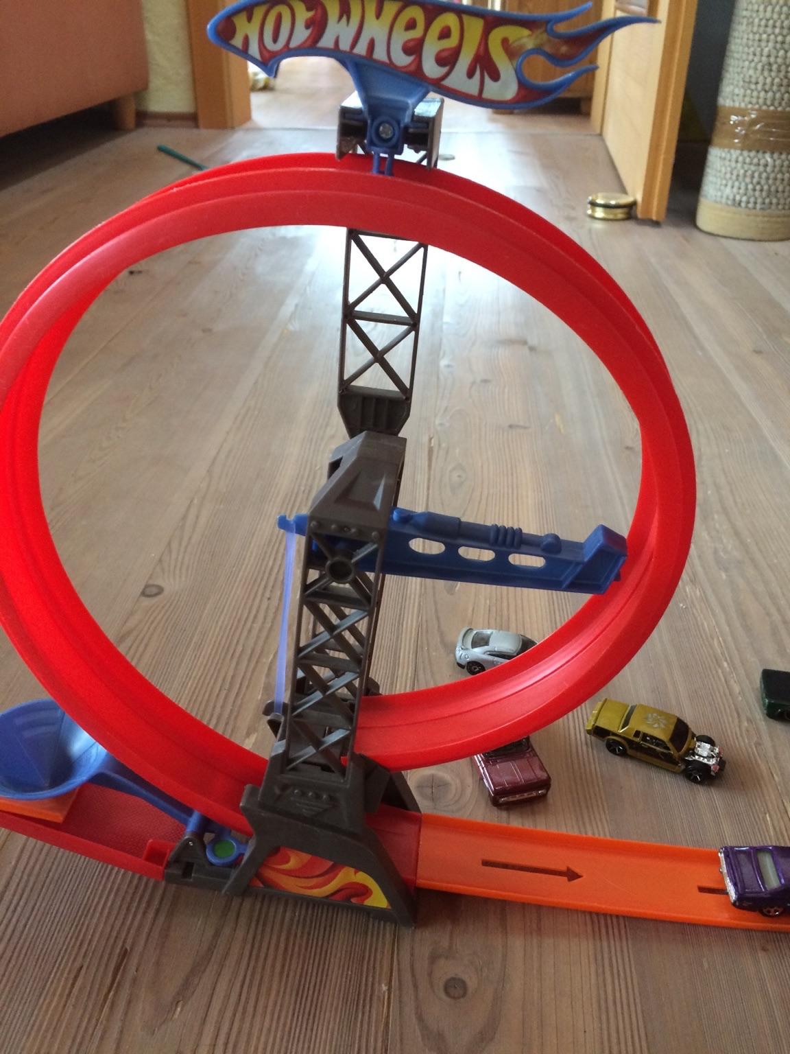 HOT-WHEELS Achterbahn in 6922 Wolfurt for €15.00 for sale | Shpock