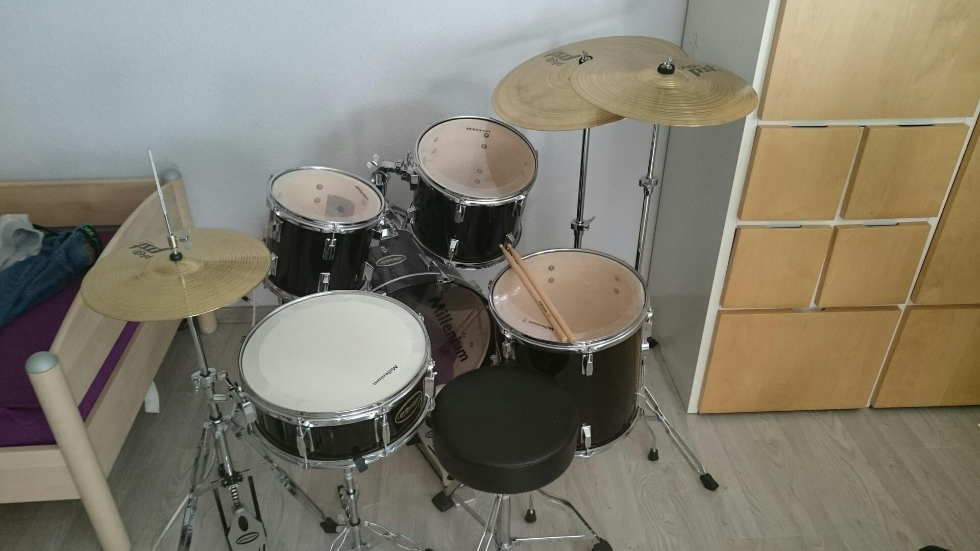 Schlagzeug Millennium MX220BX Special in 76707 Hambrücken für 170,00