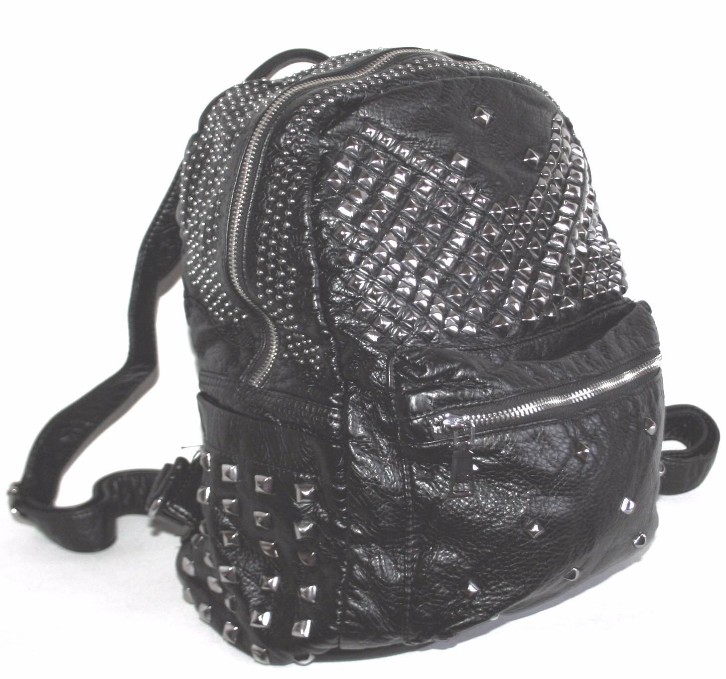 NEU*Damen Tasche*City Rucksack*Nieten*SCHWARZ in 1100 Wien für € 49,00