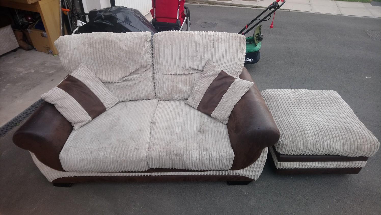 3 seater 2 seater and footstool in WV2 Wolverhampton für 159,00 £ zum