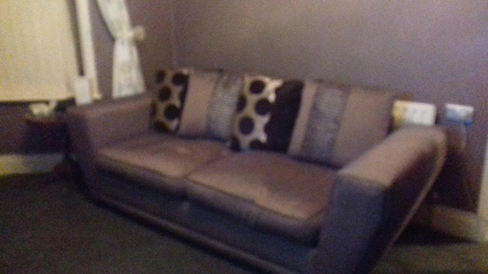 2 x 3 seater sofas in FY7 Fleetwood für 100,00 £ zum Verkauf Shpock DE