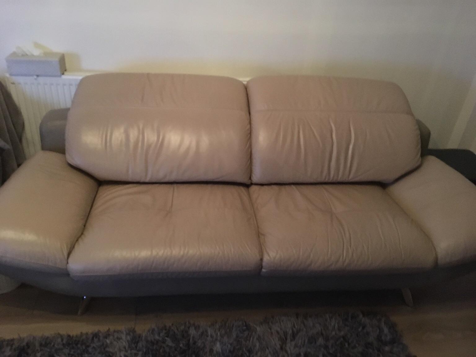 3 seater sofa & swivel chair in TS24 Hartlepool für 290,00 £ zum