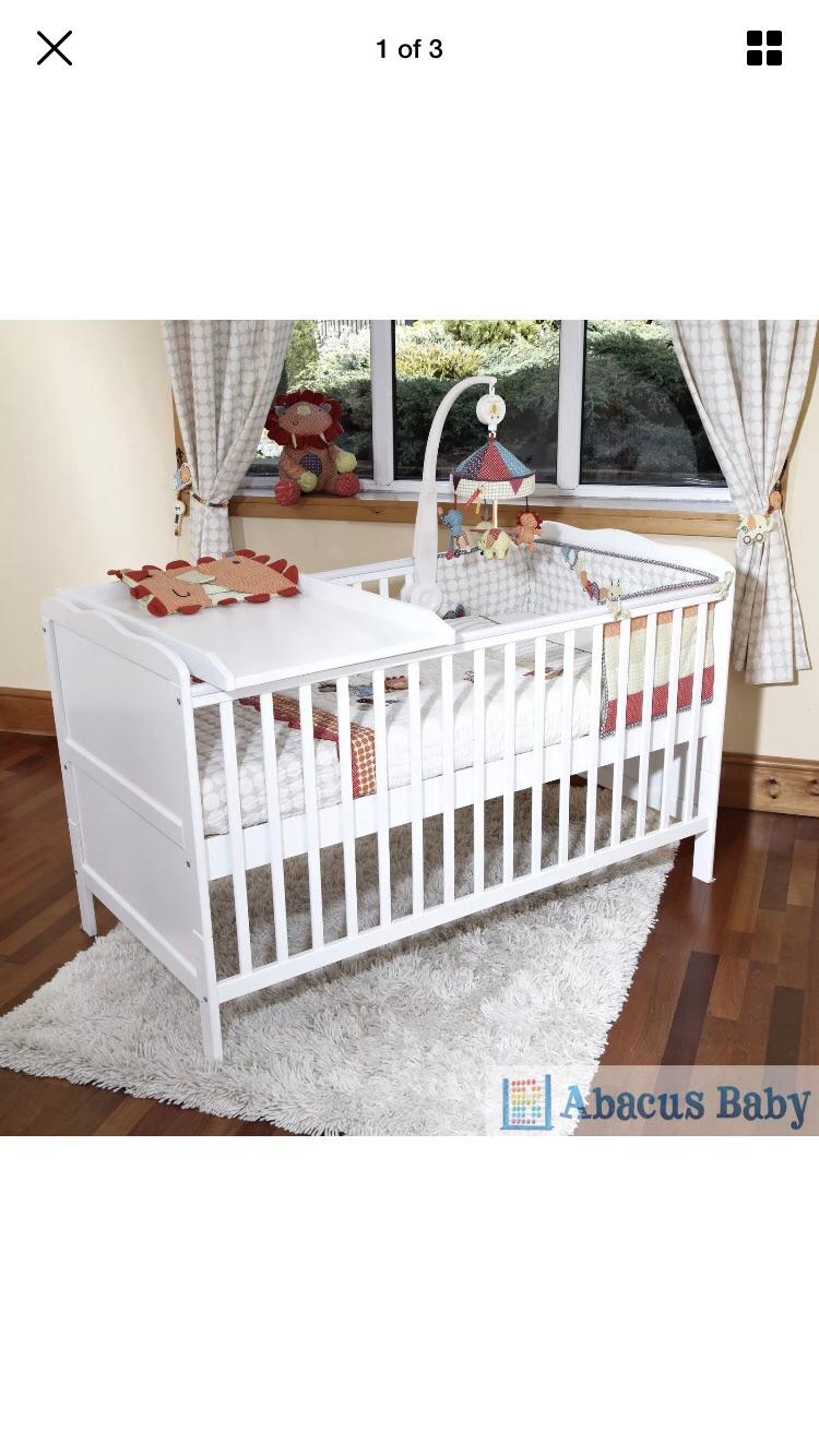 Cot bed toddler bed top changer in RM17 Grays für £ 40,00 zum