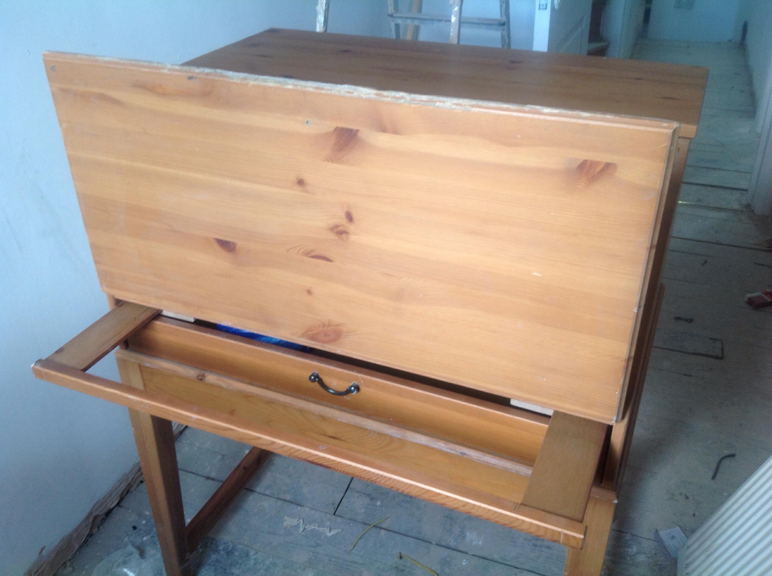 PINE BUREAU WITH PULLOUT 'HUTCH'IKEA ALVE in E15 London für 25,00