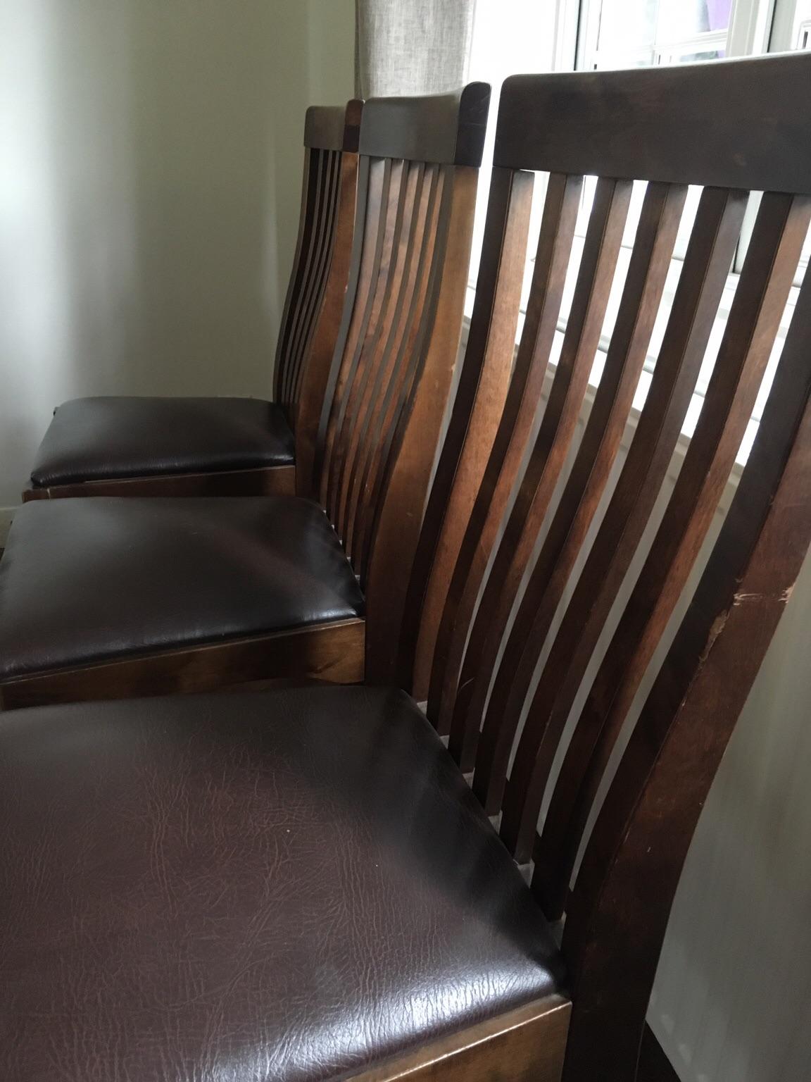 Laura Ashley Garrat Dining Table and 4 Chairs in TW16Thames für £ 200