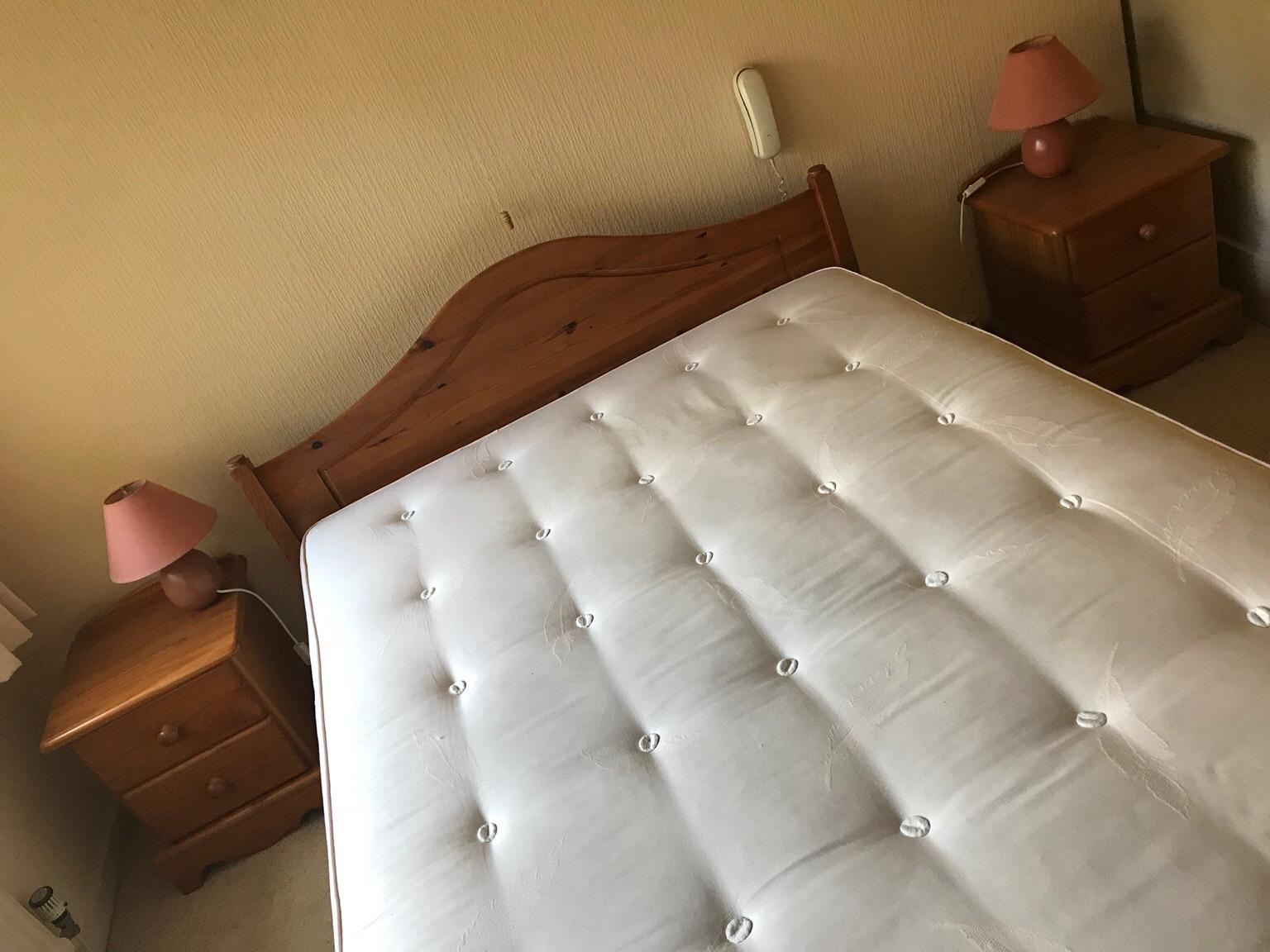 Oak double divan bed with mattress in HD1 Kirklees für £ 100,00 zum