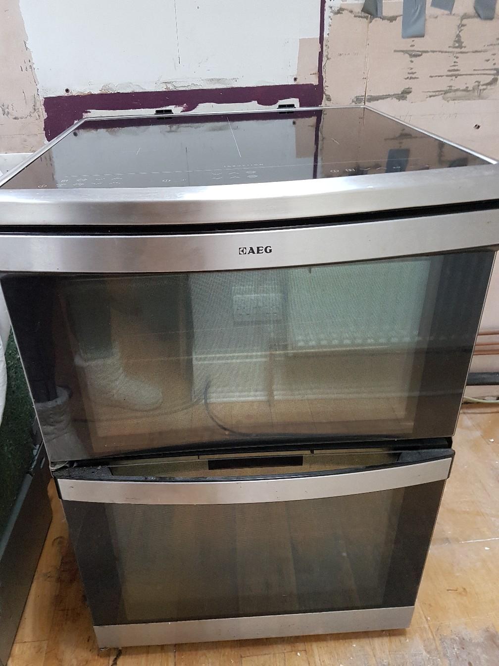 AEG Induction hob and double oven in SW13 Thames für 300,00 £ zum