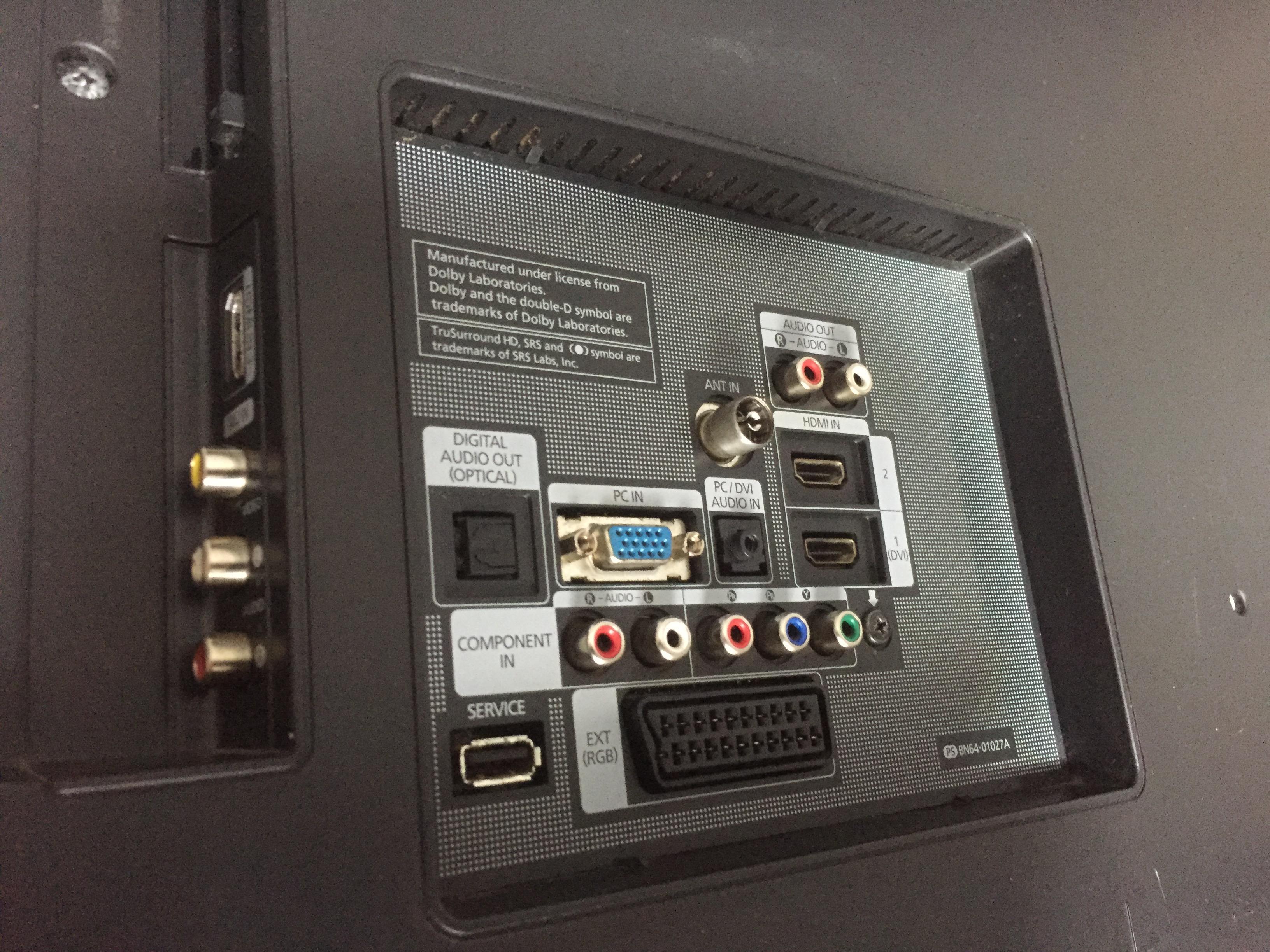 SAMSUNG LE32B530P7W LCD HD 32 inch TV in E13 Newham for £85.00 for sale