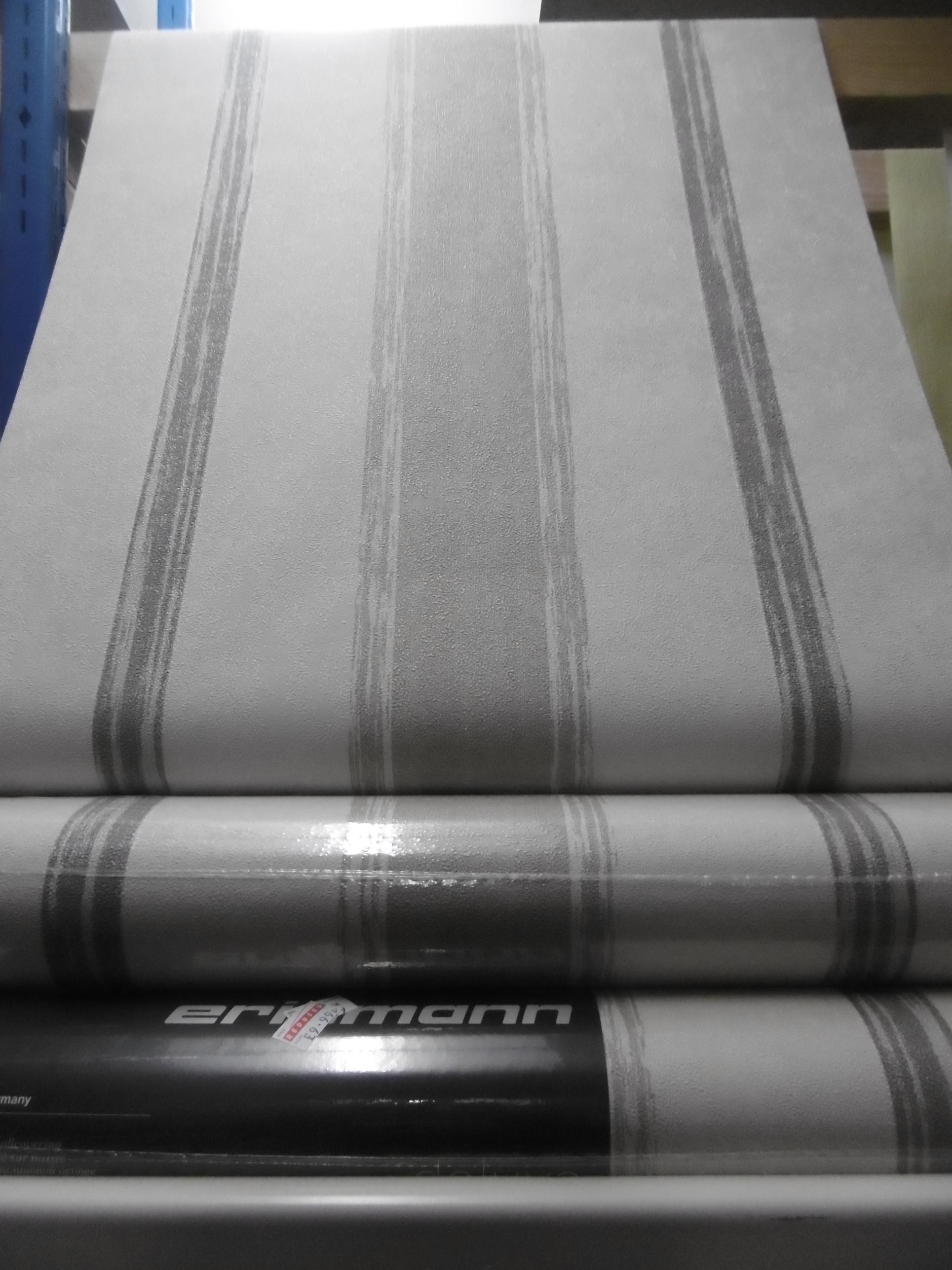 wallpaper clearance 7.99 per roll in S63 ROTHERHAM for £3.00 for sale