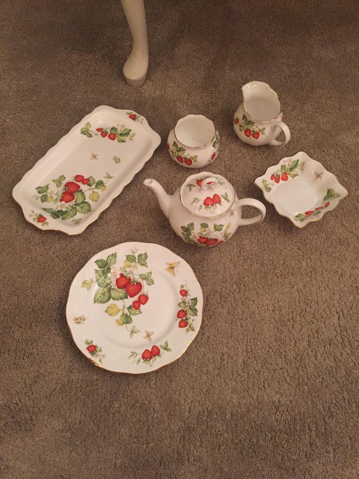 Shabby chic afternoon tea set in WS12 Chase für £ 25,00 zum Verkauf