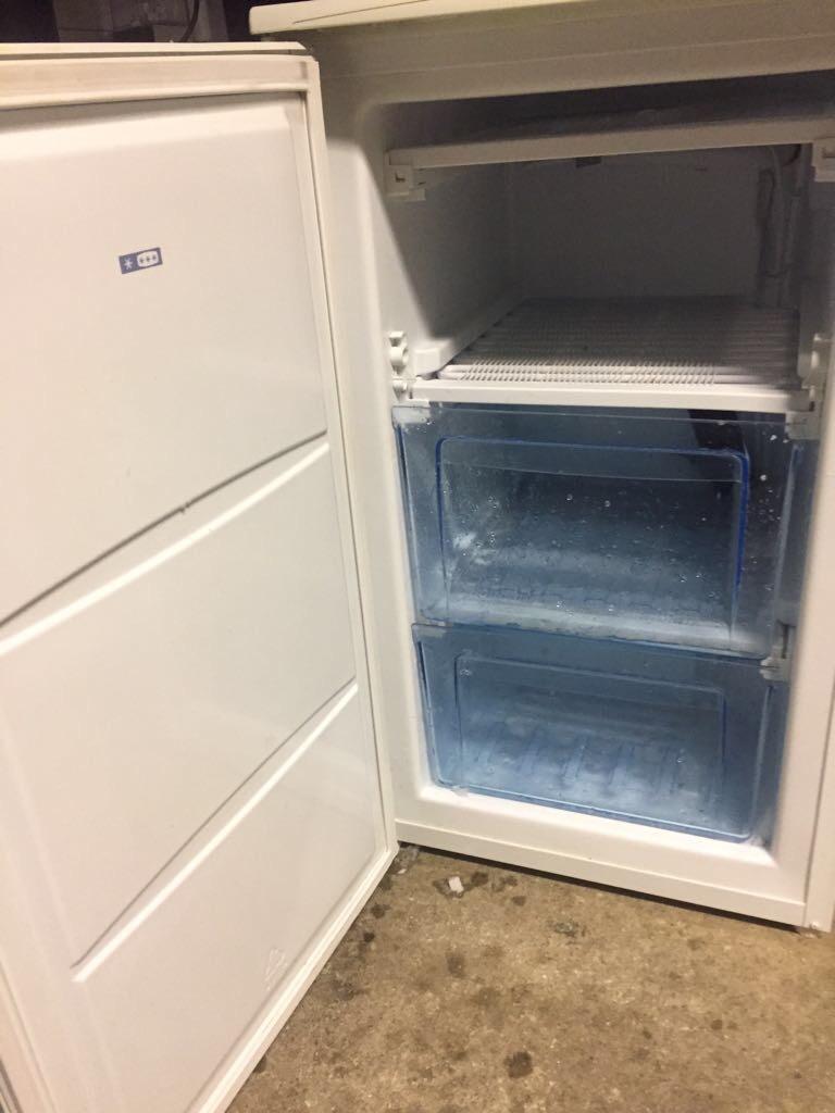 LEC undercounter freezer in EN11 Broxbourne for £30.00 for sale Shpock
