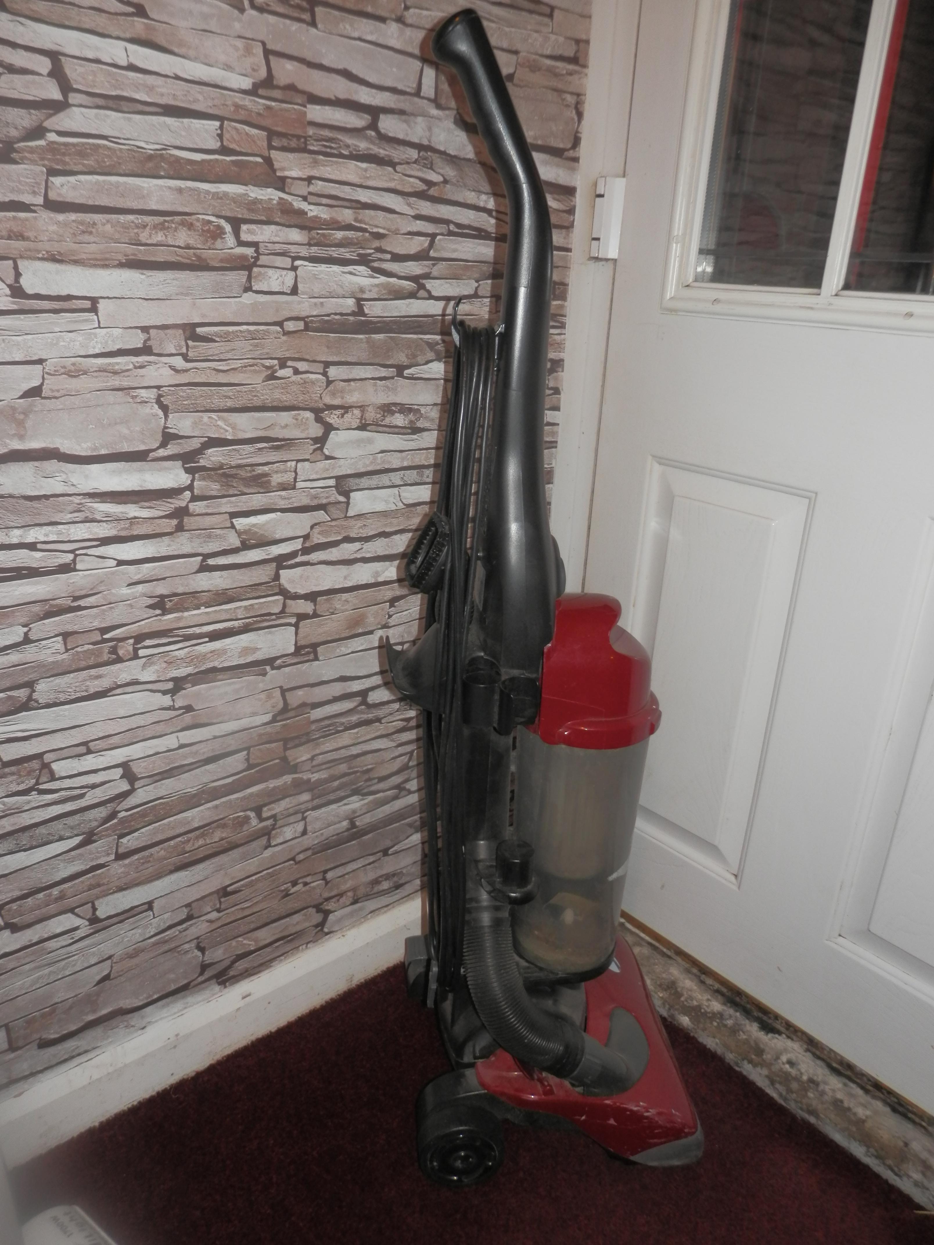 VAX SWIFT 1500 WATT HOOVER in NE37 Sunderland for £10.00 for sale Shpock