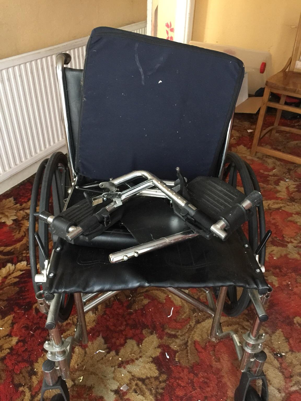 Heavy duty wheelchair in London Borough of Hillingdon für £ 155,00 zum Verkauf Shpock AT