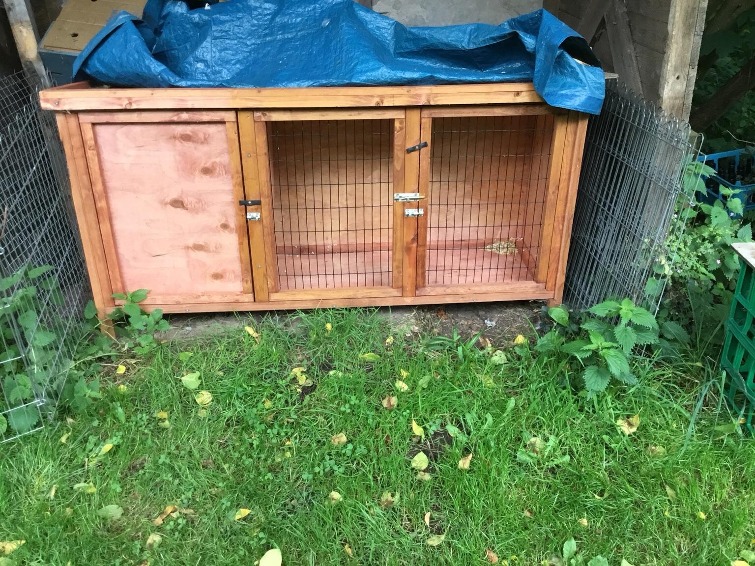 Large rabbit hutch with waterproof/Thermal co in Bassetlaw für £ 50,00