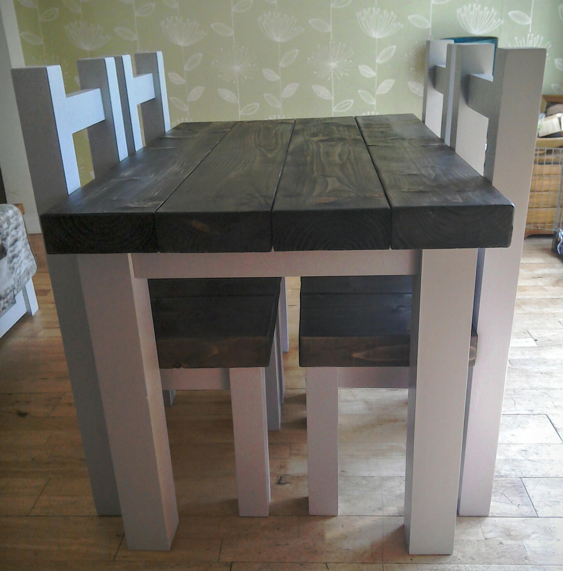 Rustic Shabby chic extending farmhouse table in Doncaster for £550.00