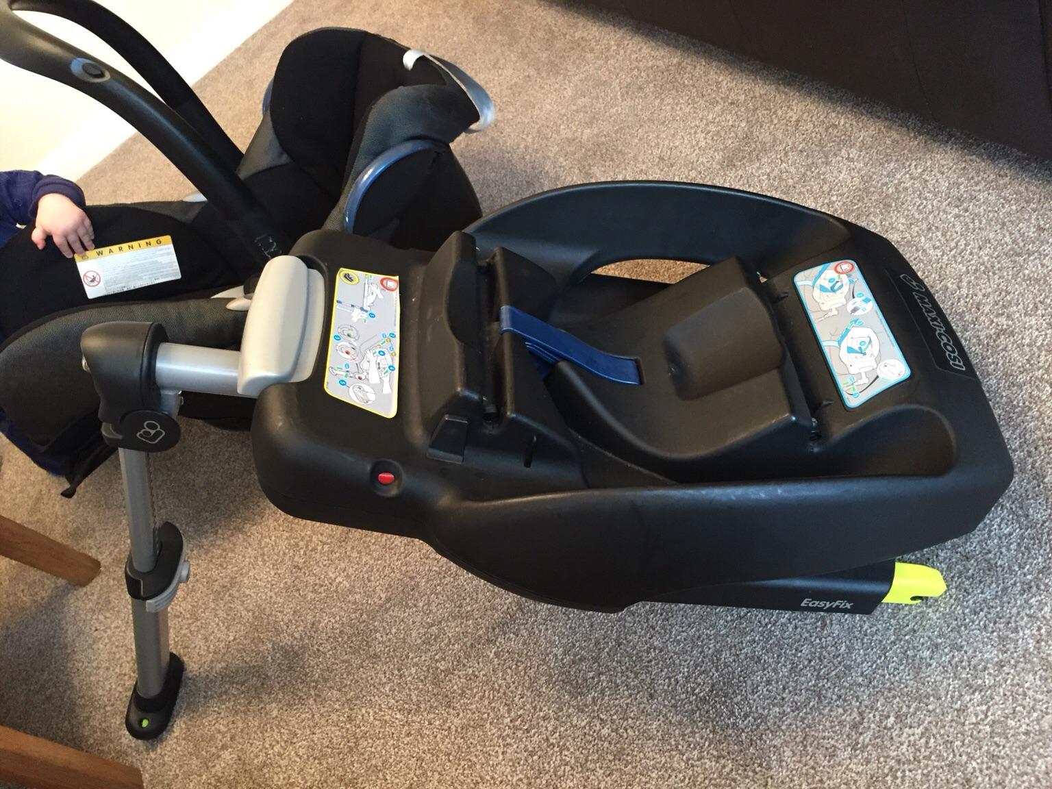 MaxiCosi Cabrio Car Seat and EasyFix base in LE9 Blaby für 30,00 £ zum