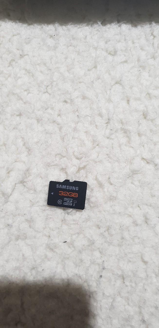 100 genuine Samsung sd card in E5 Hackney für £ 13,00 zum Verkauf