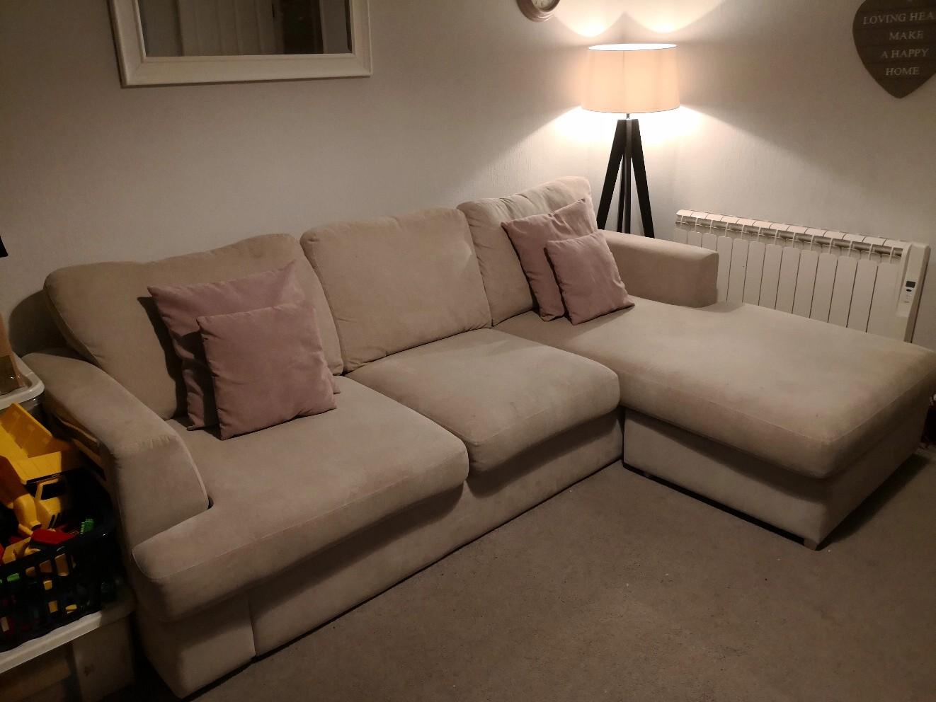 DFS Freya 4 Seater Chaise Corner Sofa in KT19 Ewell for £150.00 for