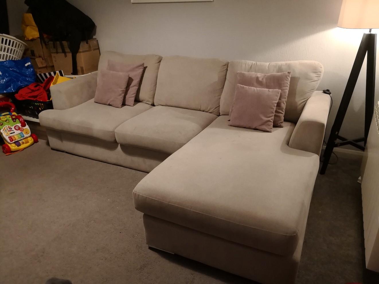 DFS Freya 4 Seater Chaise Corner Sofa in KT19 Ewell for £150.00 for