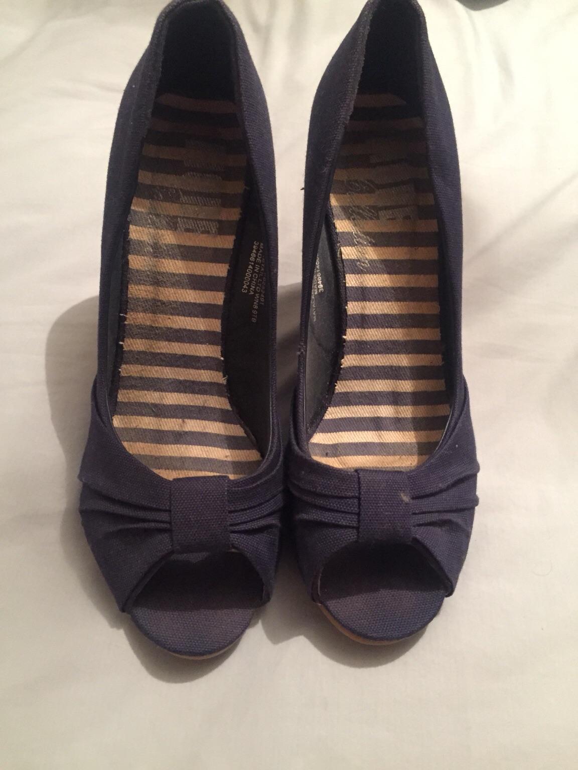 Matalan Navy wedge shoes size 5 in KT17 London for £3.00 for sale