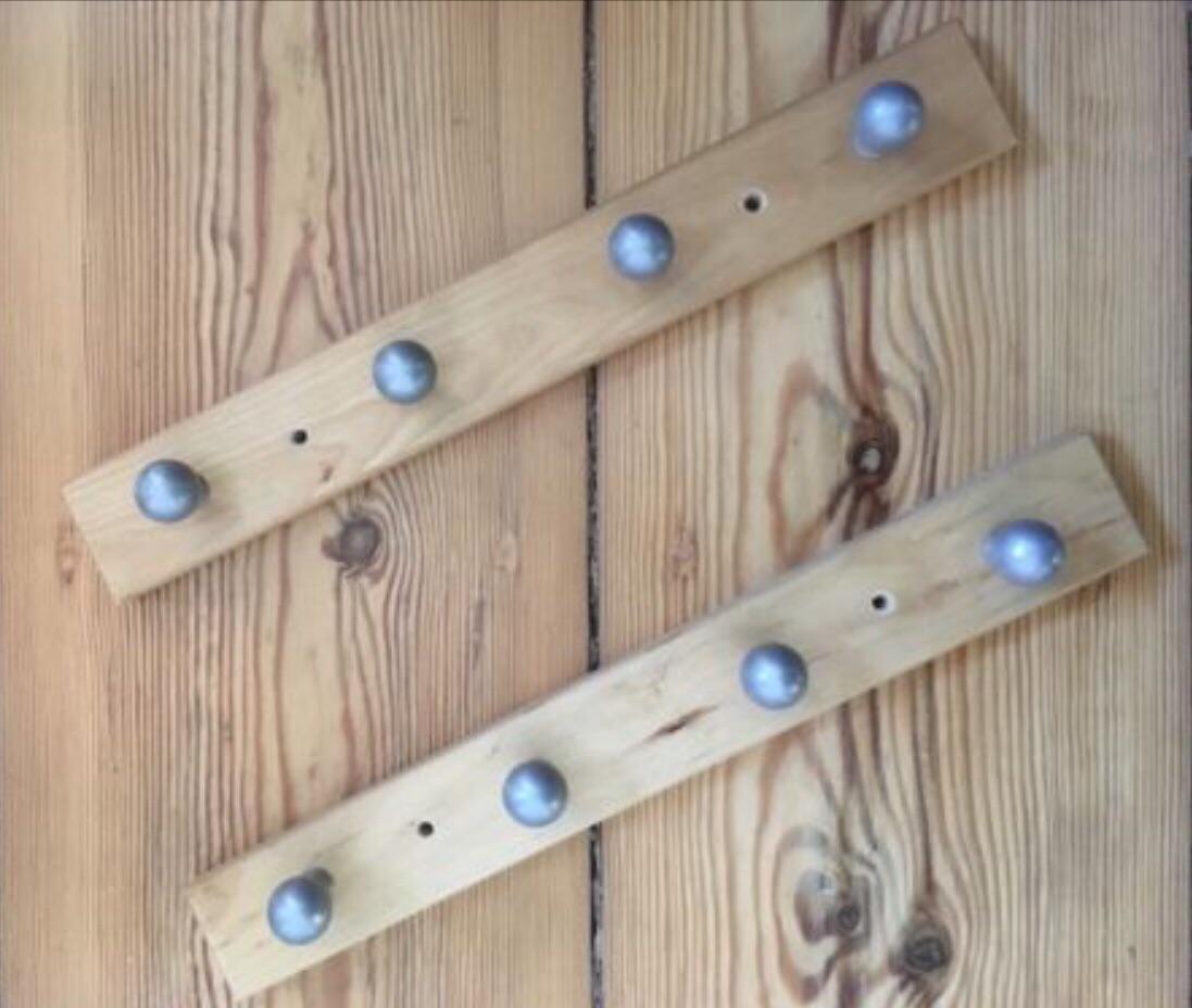 Ikea Logga and Fläng coat hangers in SE1 Southwark for £7.00 for sale