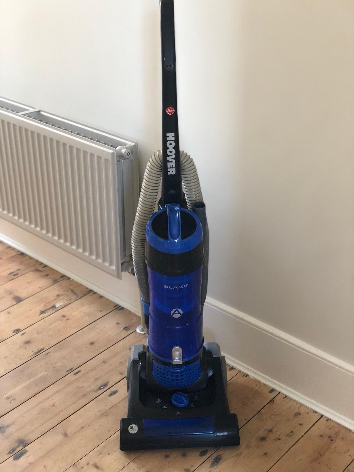 Hoover TH71BL01001 Blaze Bagless Upright Vac in SE25 London for £30.00